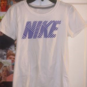 nike t shirt